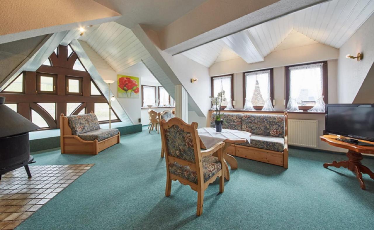 Gaestehaus Zur Traube Reil Bagian luar foto